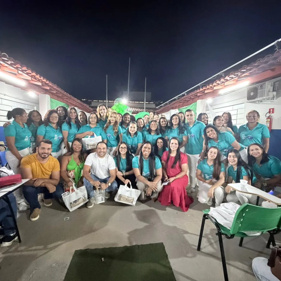 Alunos e professores do Colégio CTS reunidos na Semana da Enfermagem